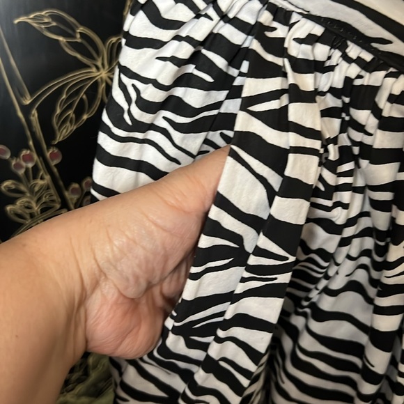 Large Zebra Print Deadly Dames Swing Skirt - Picture 5 of 5